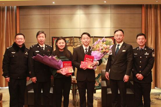 酒店管理学院陈佳琪同学在实习期间获南京市鼓楼区见义勇为奖
